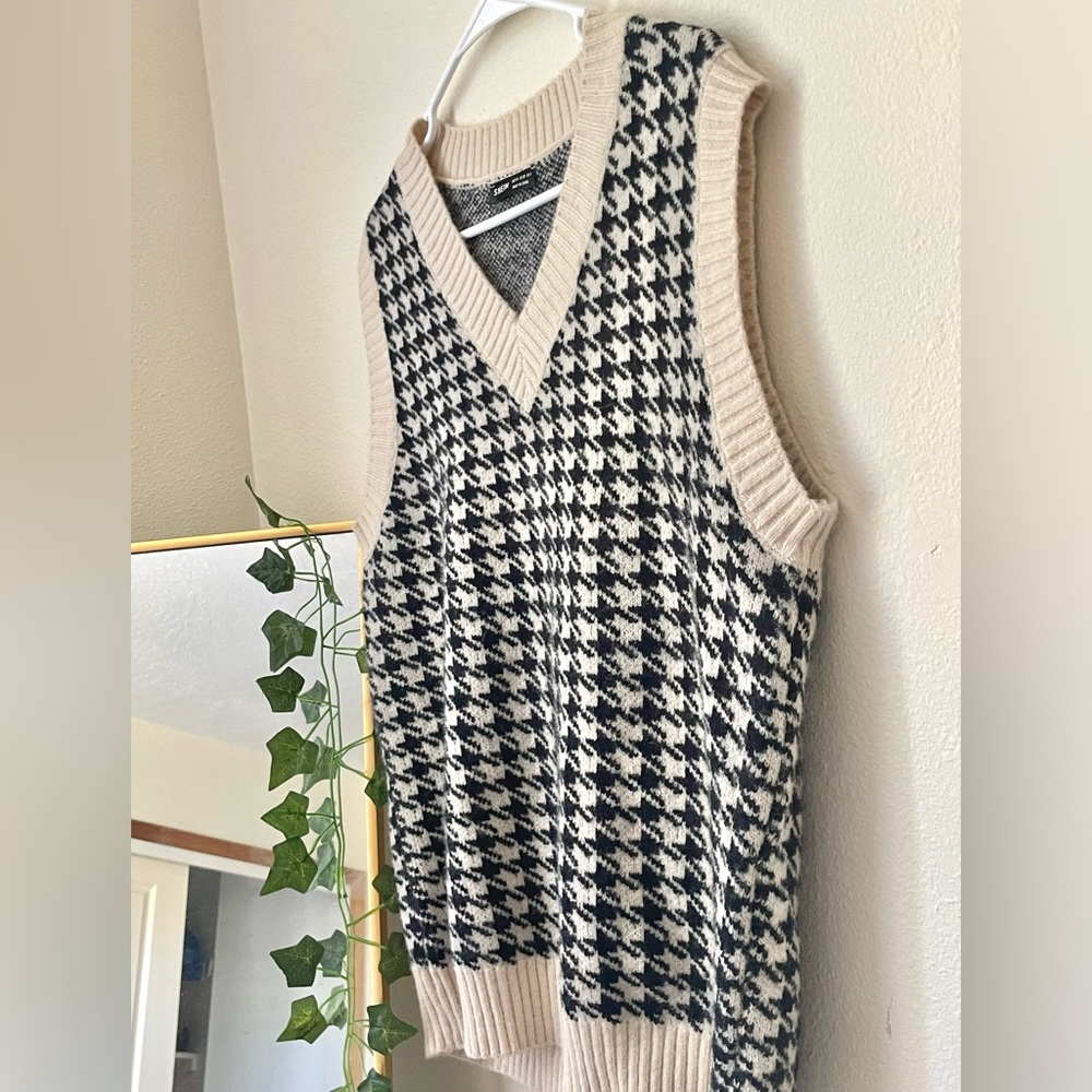s oversized sweater vest